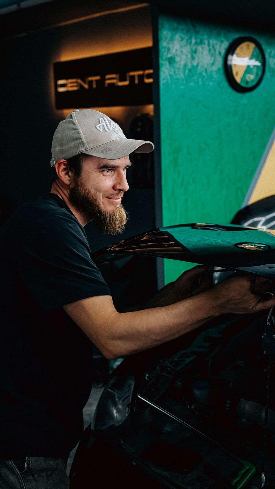 A Gonzo's technician at work